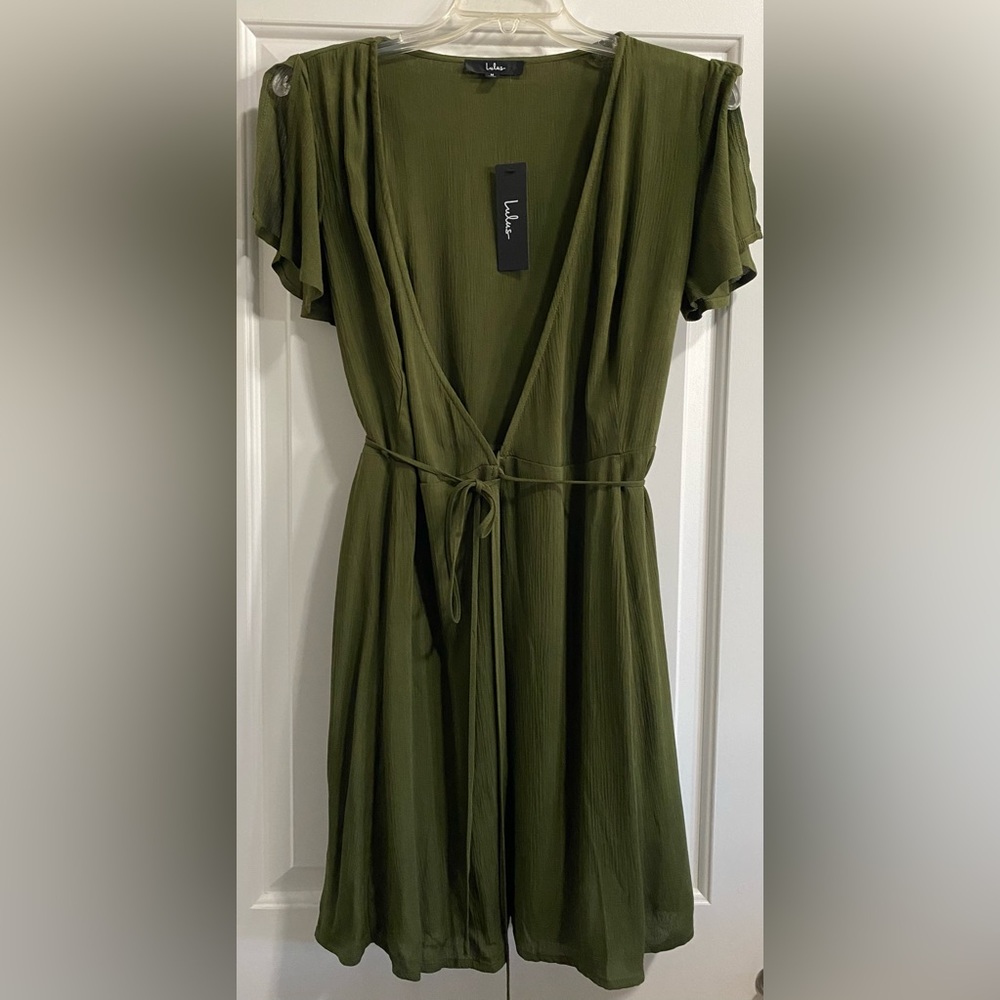 Brand New, with tags, Lulus green dress, size medium